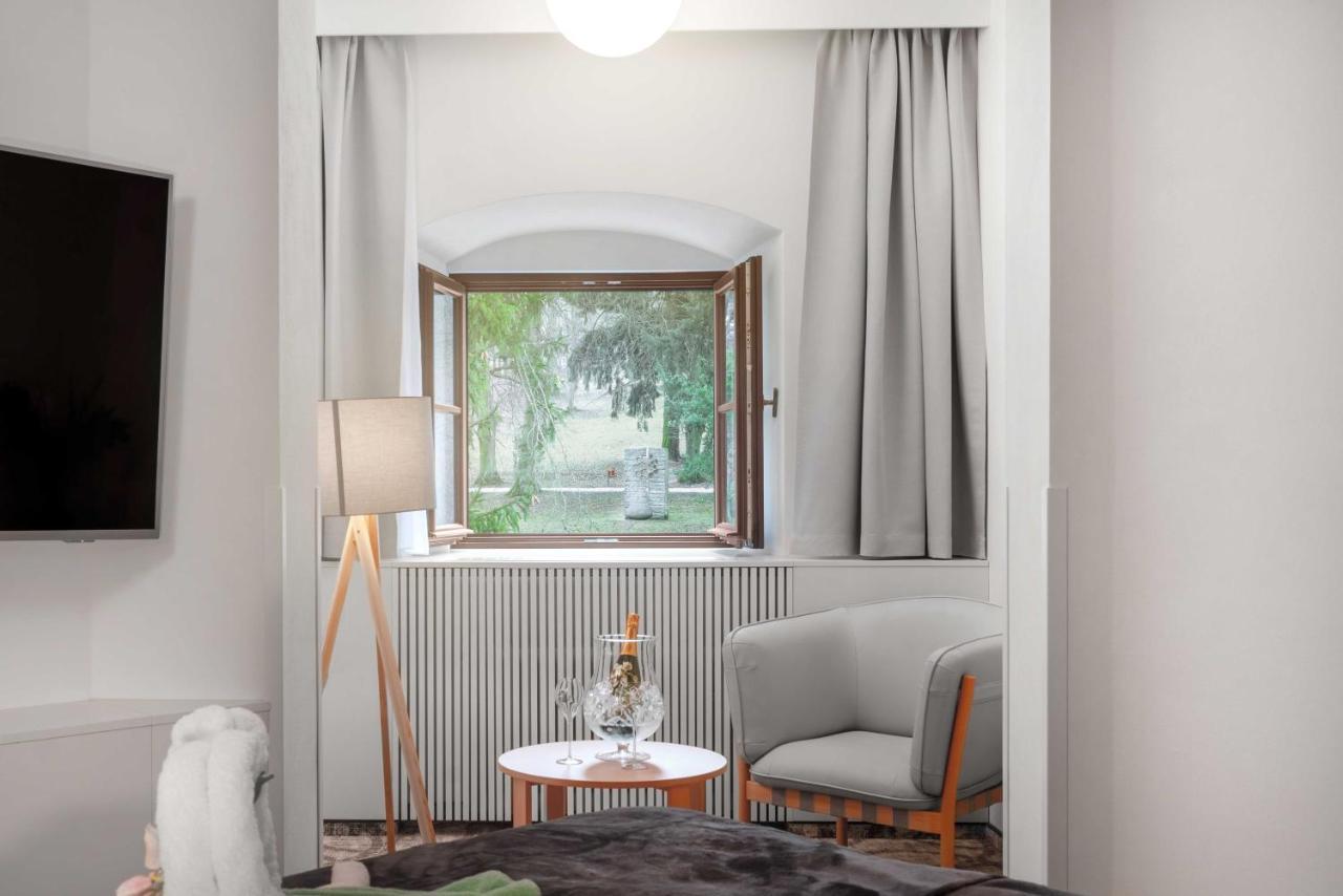 Zamek Trest Hotel Buitenkant foto